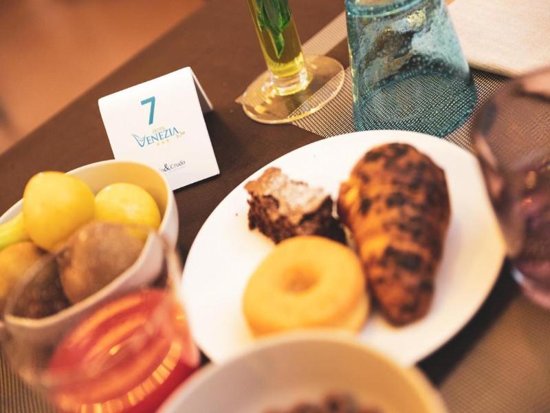 Hotel Venezia Vasto image