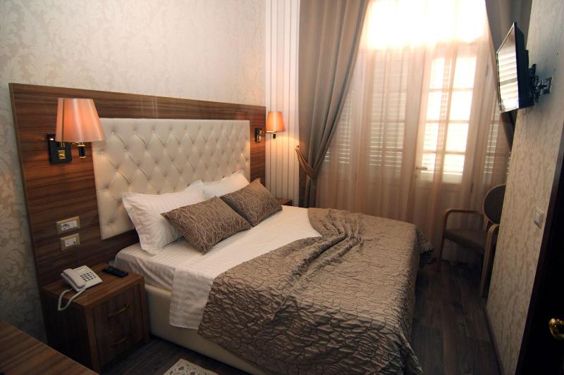 Hotel Boutique Restorant Gloria image