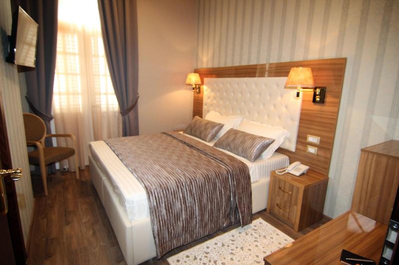 Hotel Boutique Restorant Gloria image