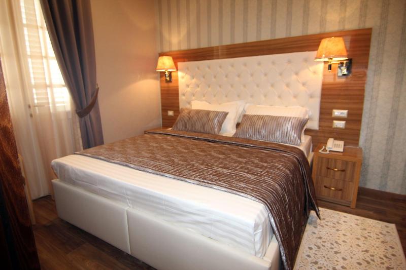 Hotel Boutique Restorant Gloria image