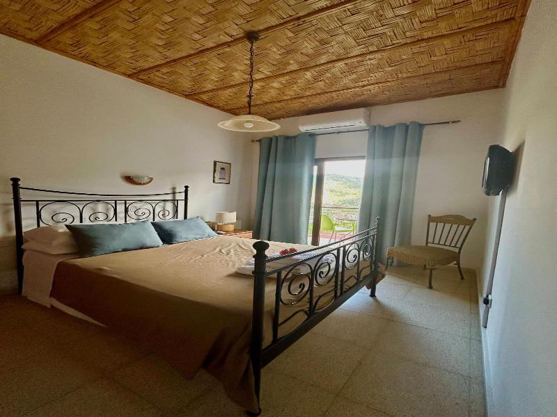 Two Flowers Hotel image