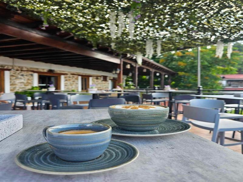 Two Flowers Hotel image