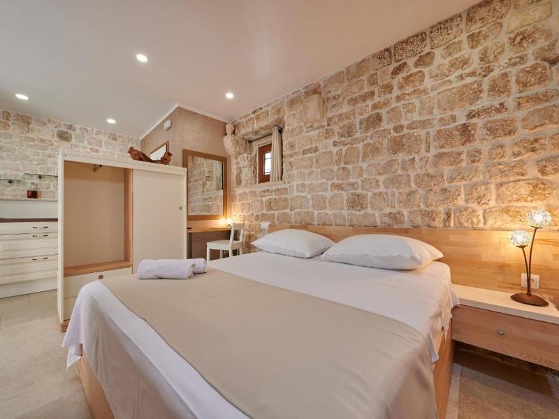 Villa Kudelik - Stone Story image