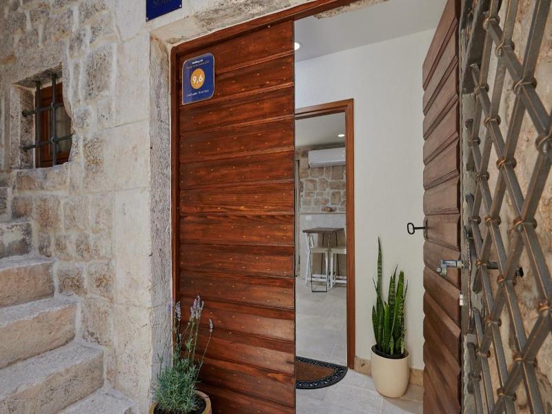 Villa Kudelik - Stone Story image