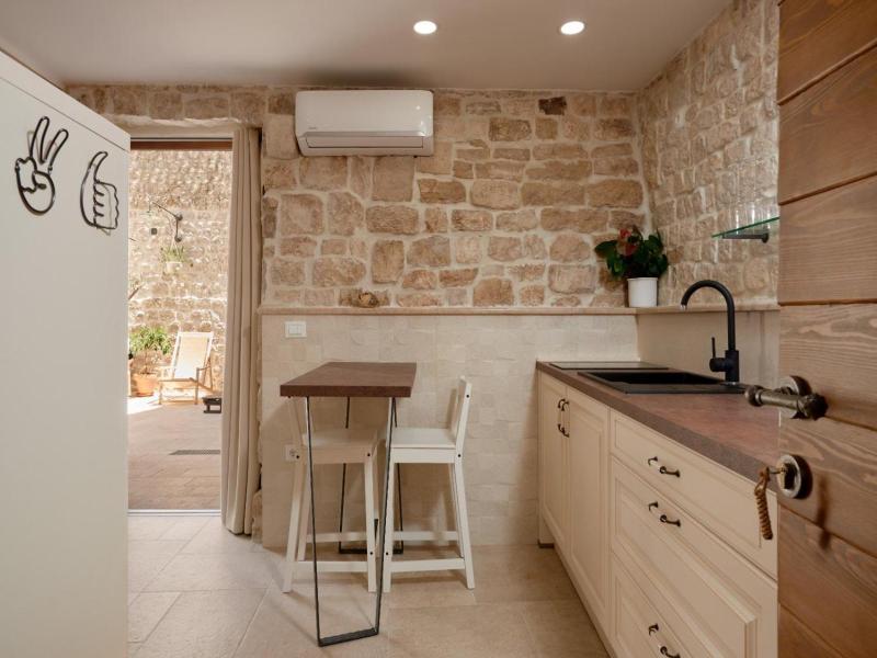 Villa Kudelik - Stone Story image