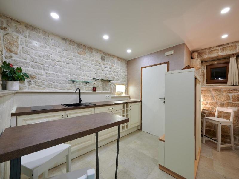 Villa Kudelik - Stone Story image
