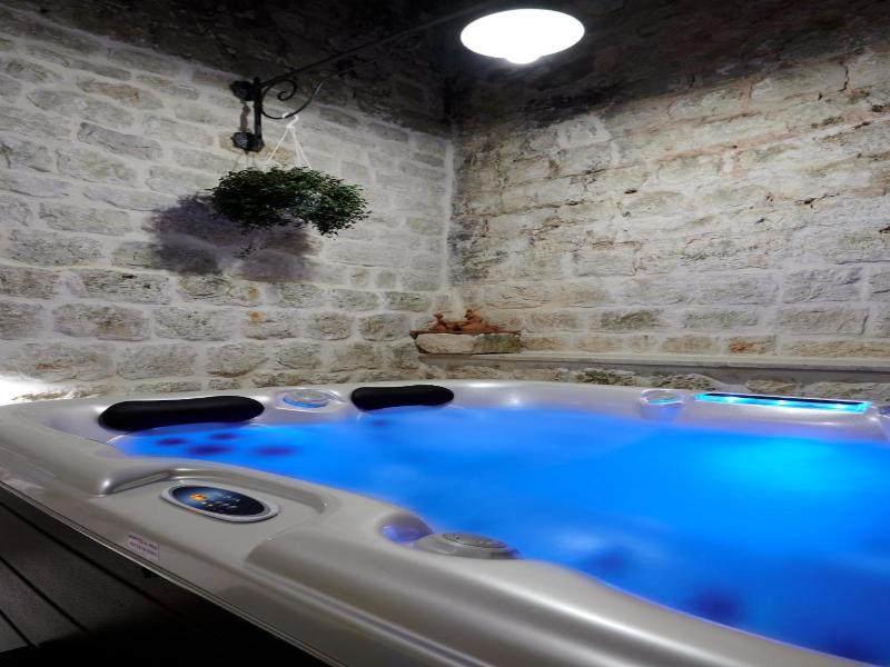 Villa Kudelik - Stone Story image