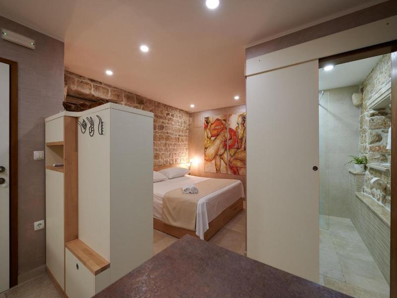 Villa Kudelik - Stone Story image