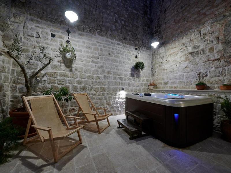 Villa Kudelik - Stone Story image