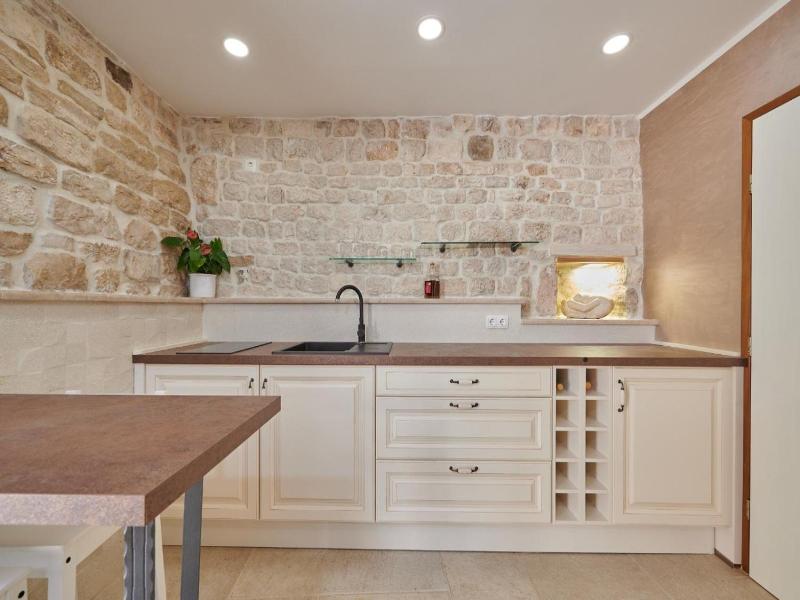 Villa Kudelik - Stone Story image