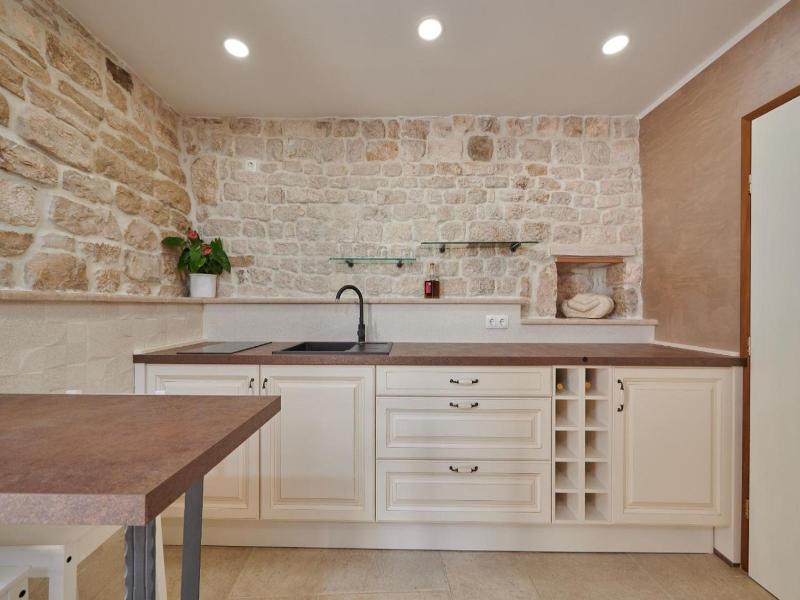 Villa Kudelik - Stone Story image