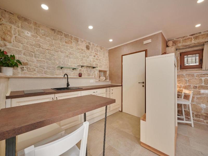 Villa Kudelik - Stone Story image