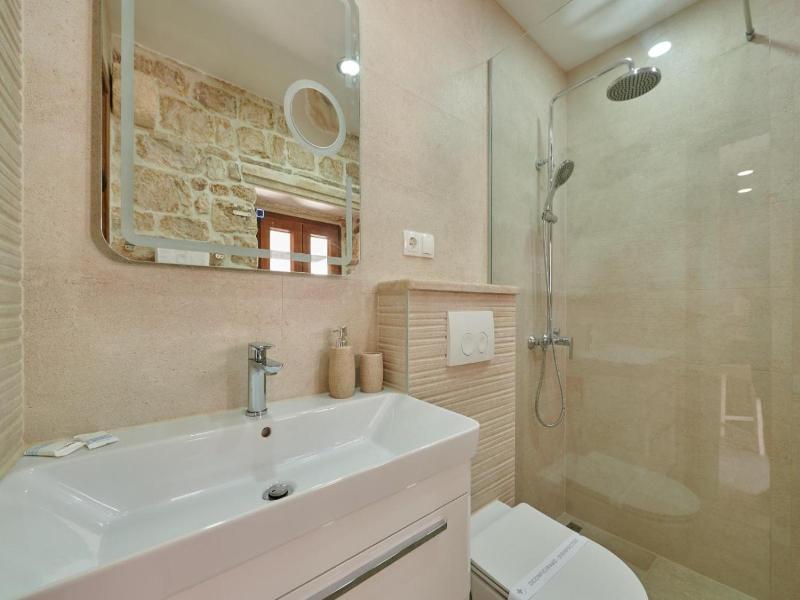 Villa Kudelik - Stone Story image