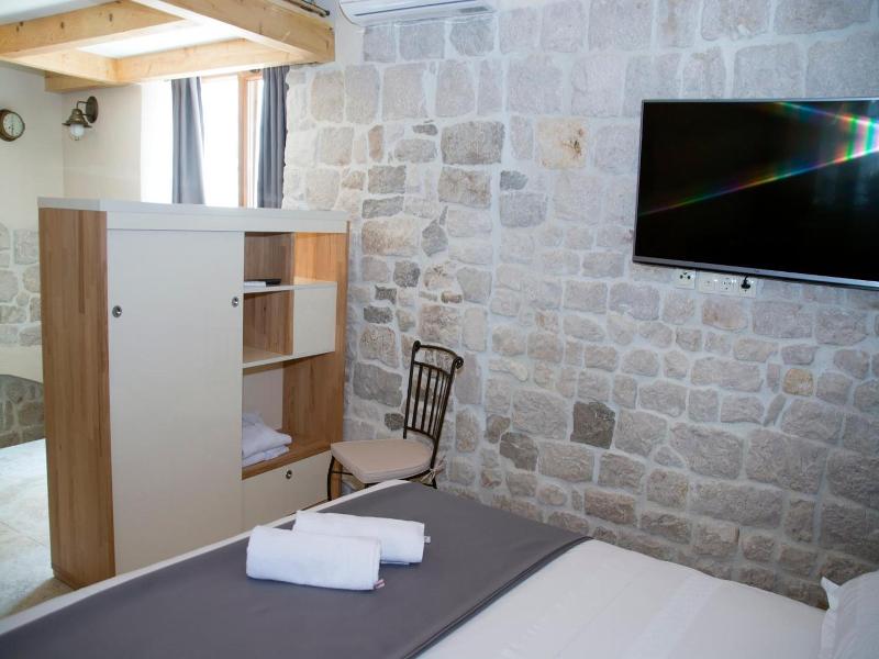 Villa Kudelik - Stone Story image