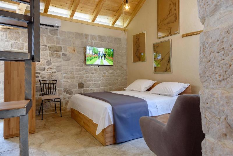 Villa Kudelik - Stone Story image