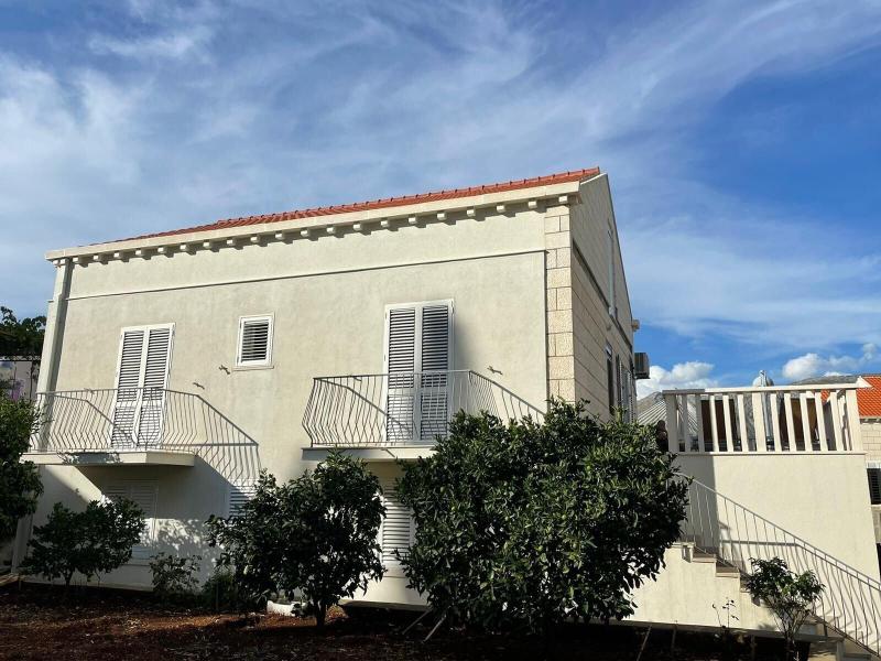 Aida Apartments And Rooms image