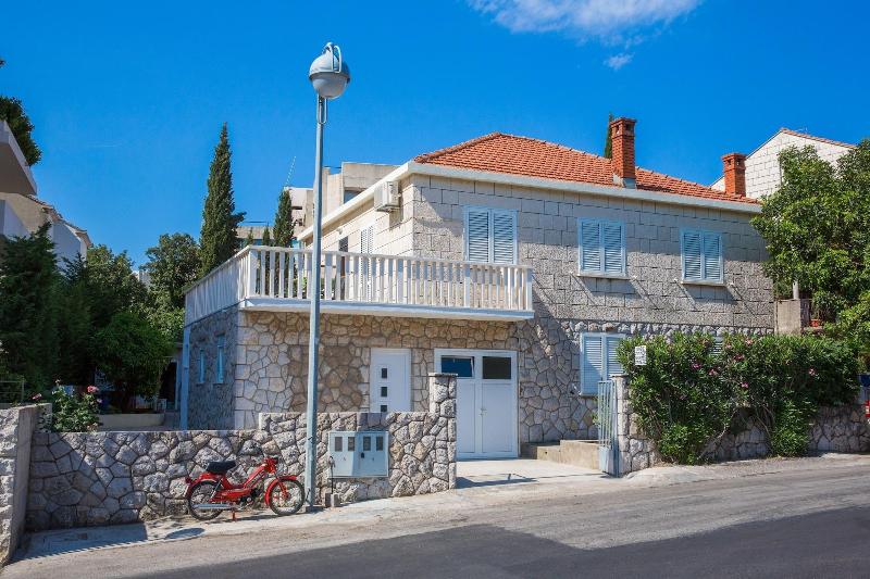 Aida Apartments And Rooms image