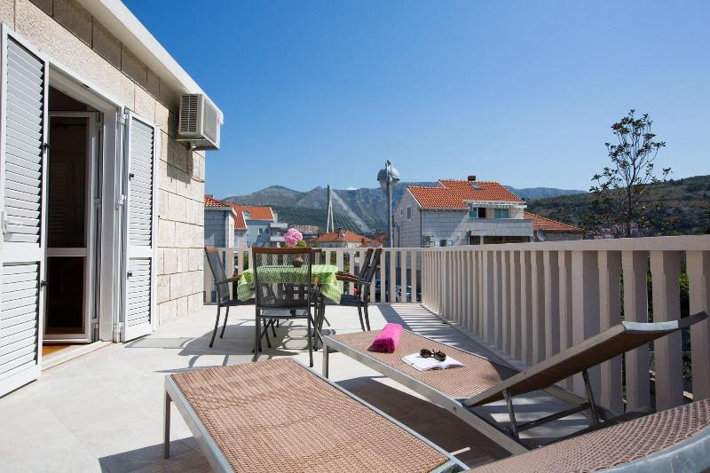 Aida Apartments And Rooms image