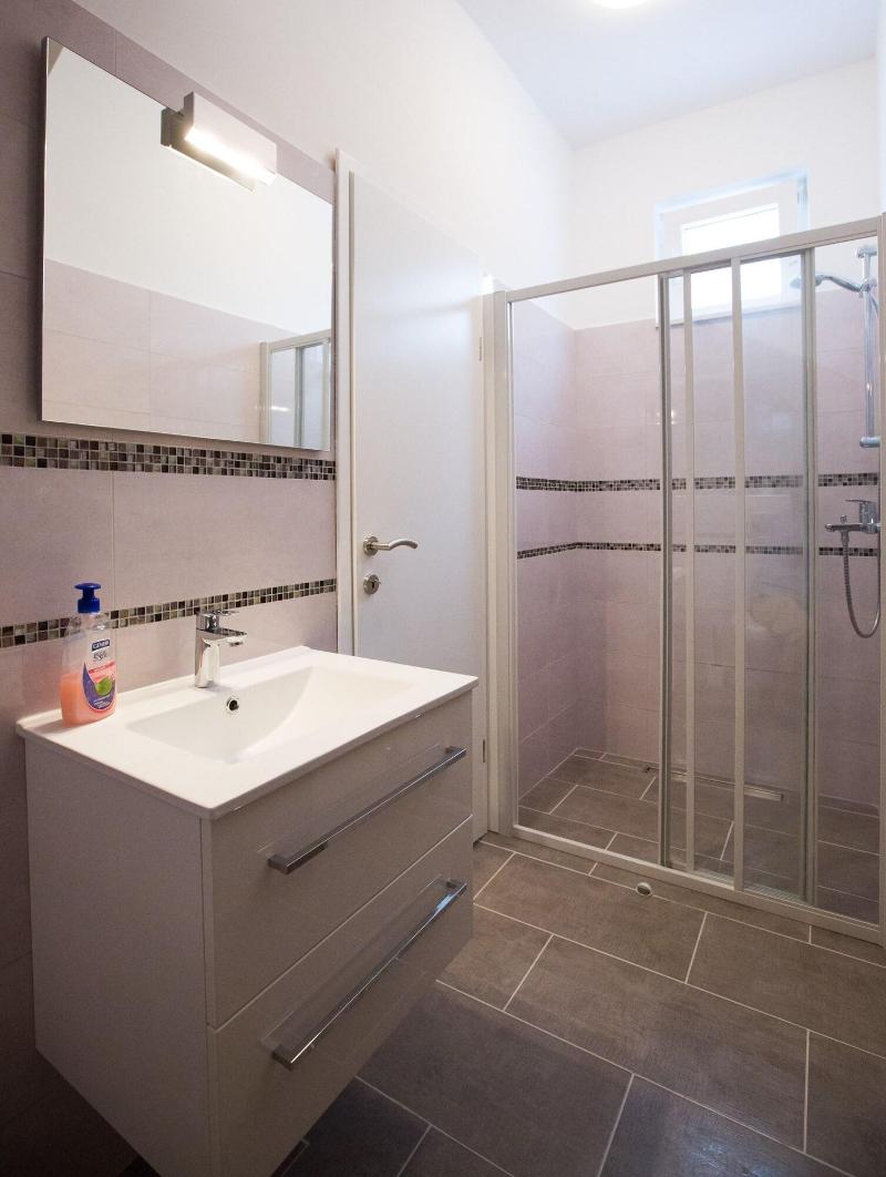 Aida Apartments And Rooms image