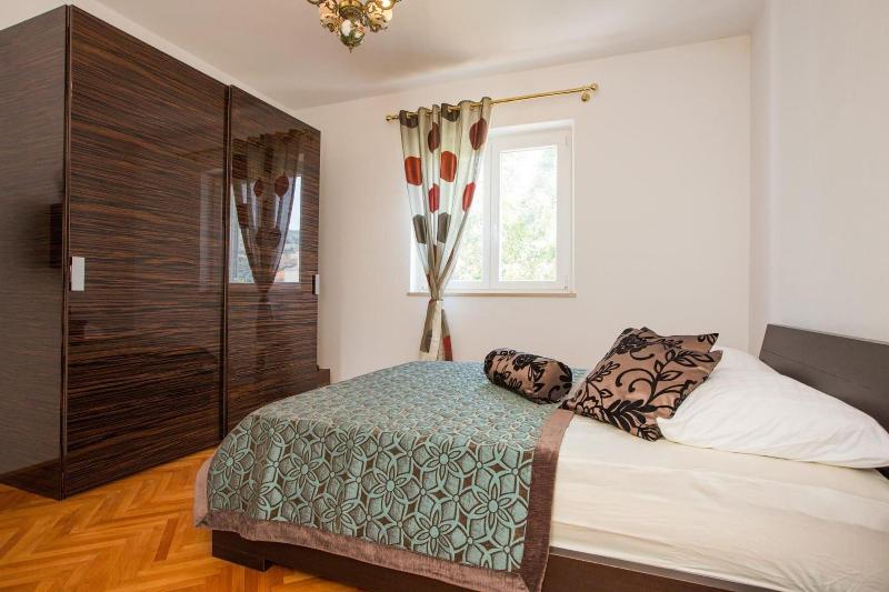 Aida Apartments And Rooms image