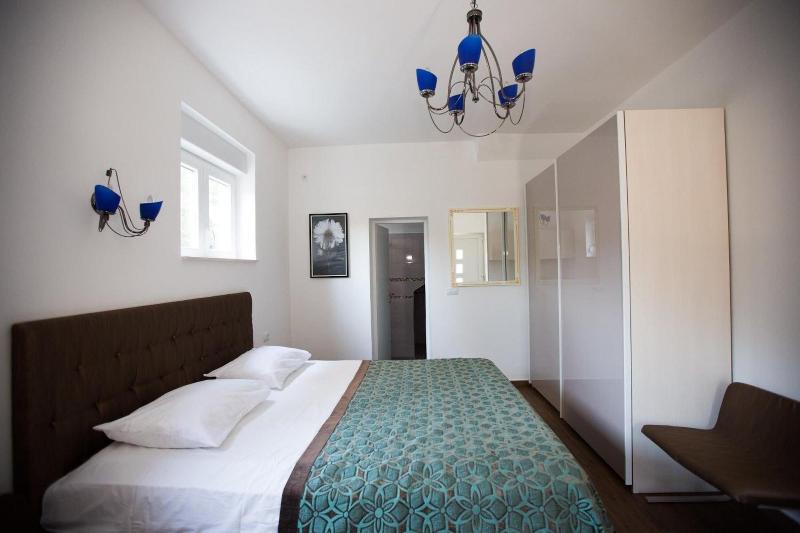 Aida Apartments And Rooms image
