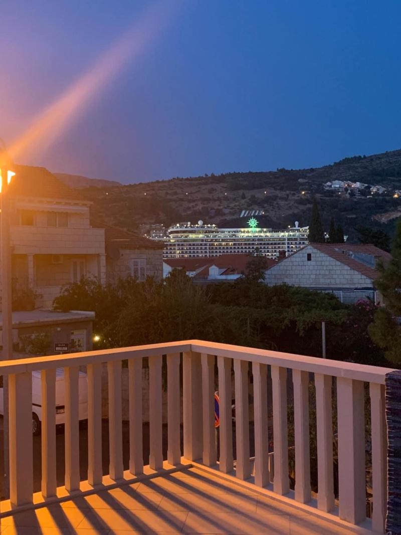 Aida Apartments And Rooms image