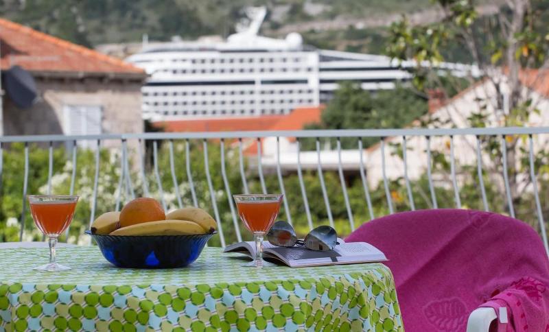 Aida Apartments And Rooms image
