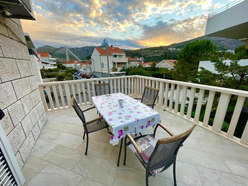 Aida Apartments And Rooms image