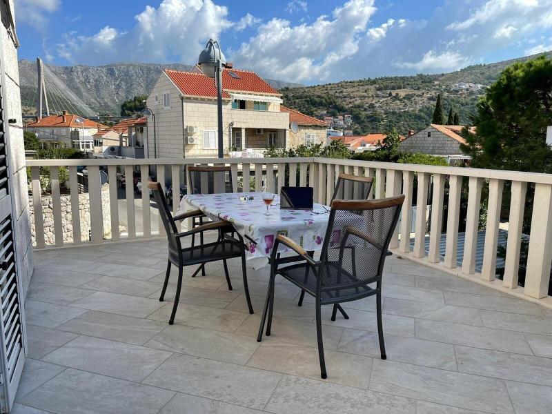 Aida Apartments And Rooms image