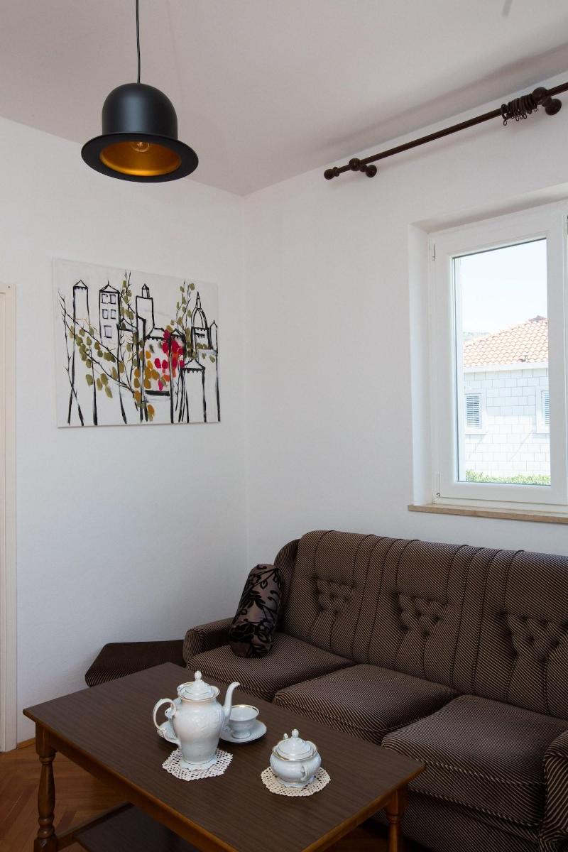 Aida Apartments And Rooms image