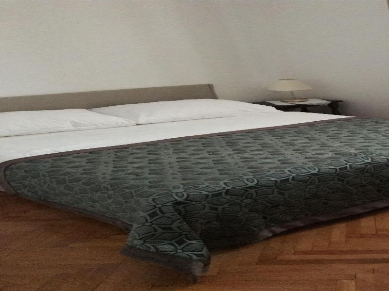 Aida Apartments And Rooms image