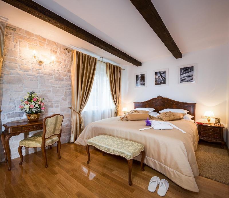 Priska Luxury Rooms image