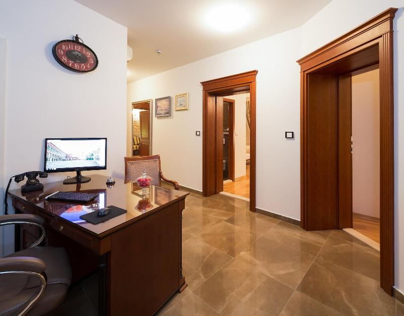 Priska Luxury Rooms image