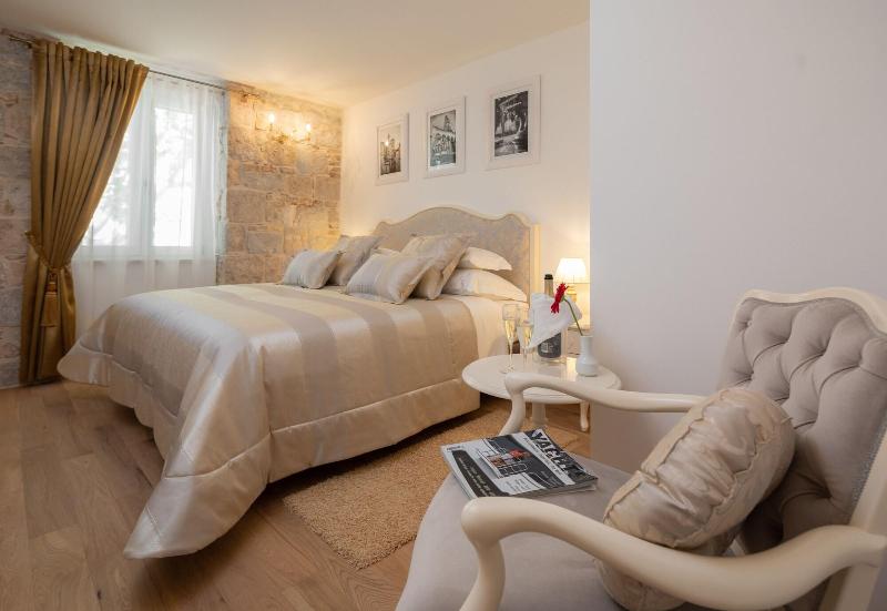 Priska Luxury Rooms image