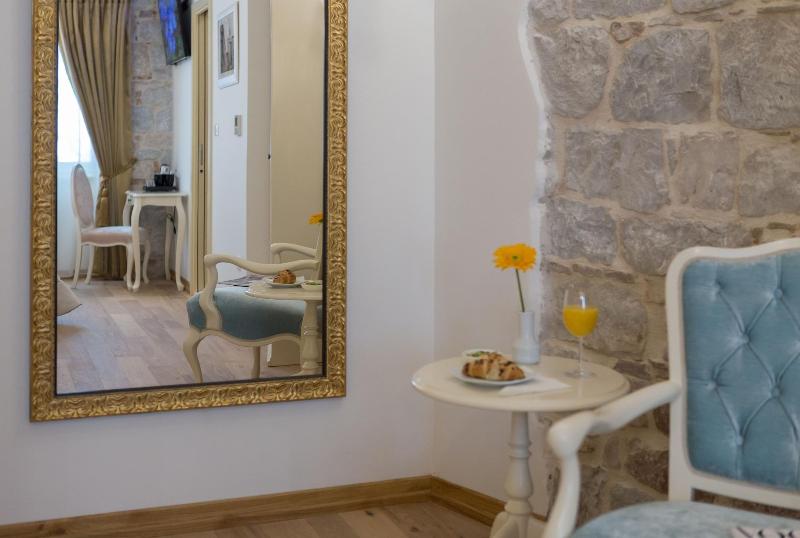 Priska Luxury Rooms image