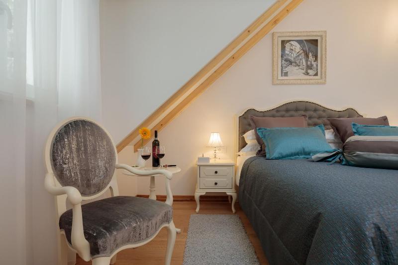 Priska Luxury Rooms image