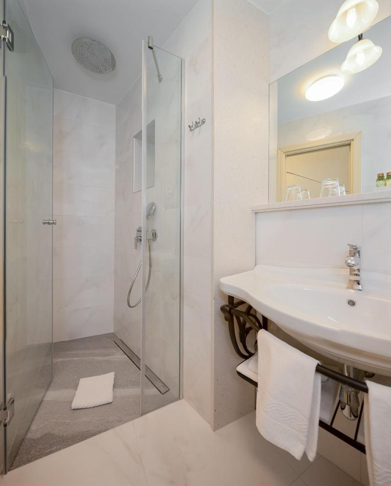 Priska Luxury Rooms image