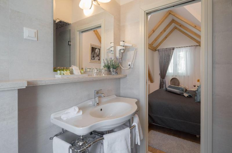 Priska Luxury Rooms image