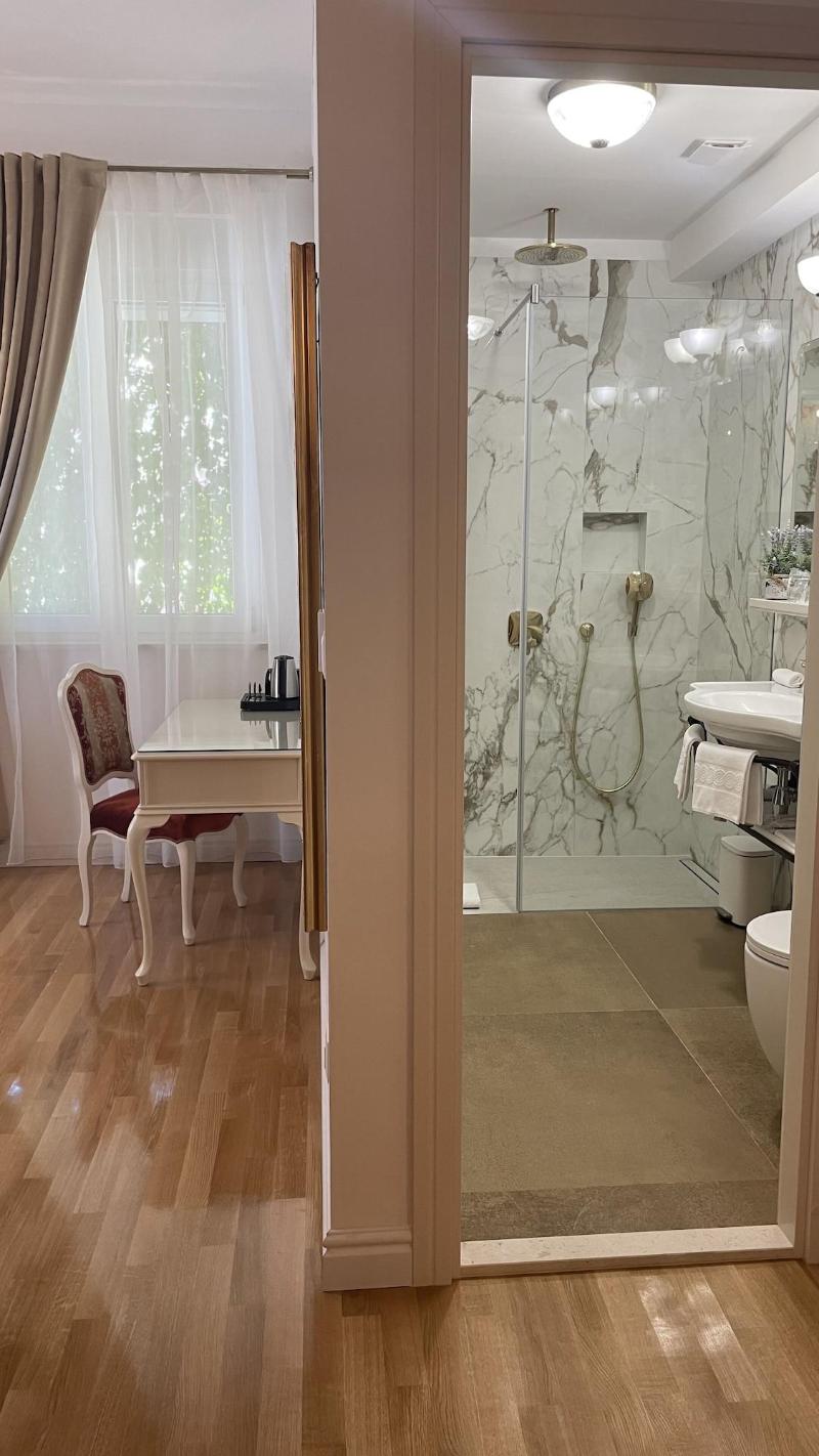 Priska Luxury Rooms image