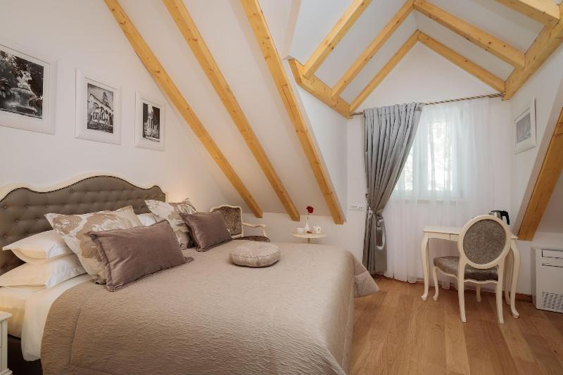 Priska Luxury Rooms image