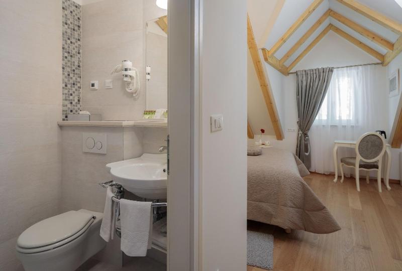 Priska Luxury Rooms image