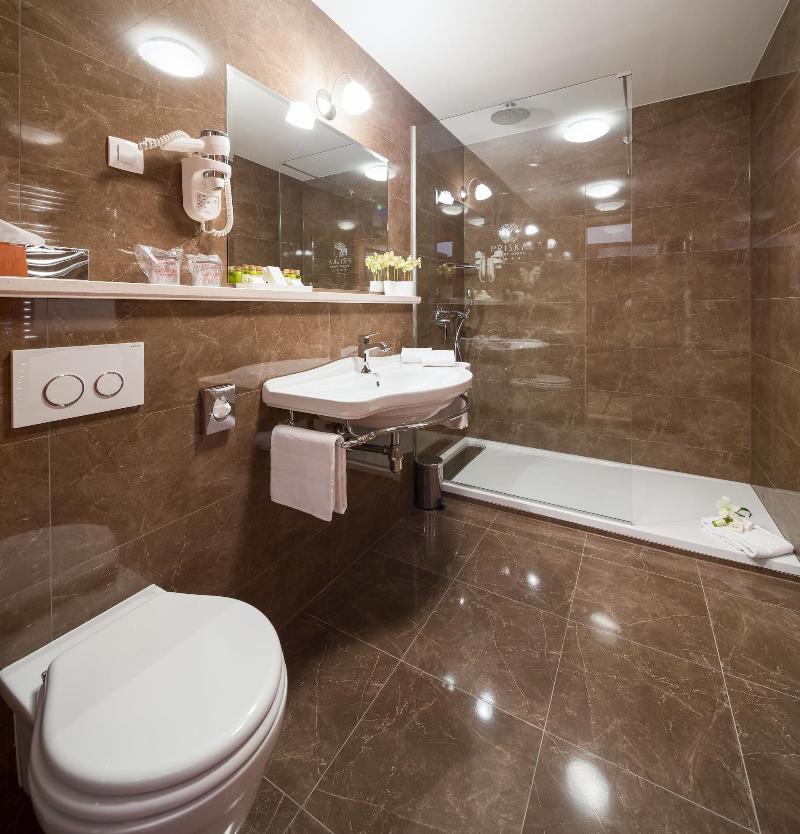 Priska Luxury Rooms image