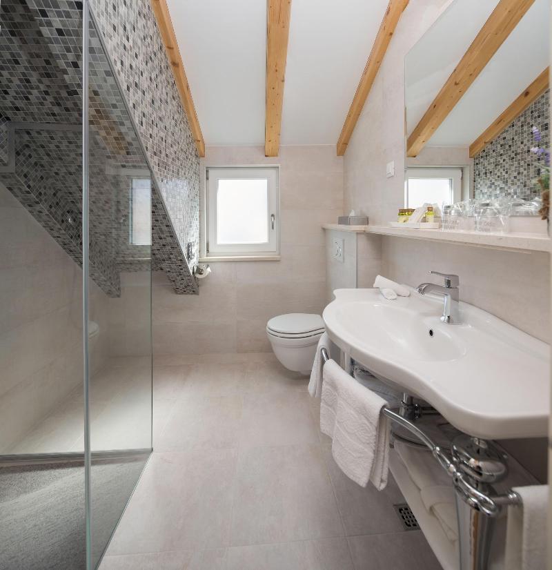 Priska Luxury Rooms image