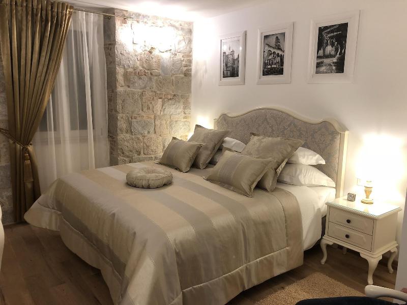 Priska Luxury Rooms image
