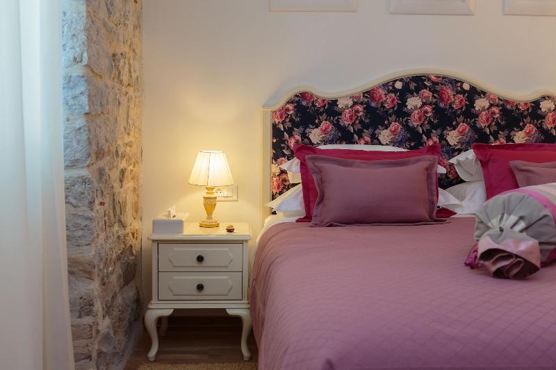 Priska Luxury Rooms image