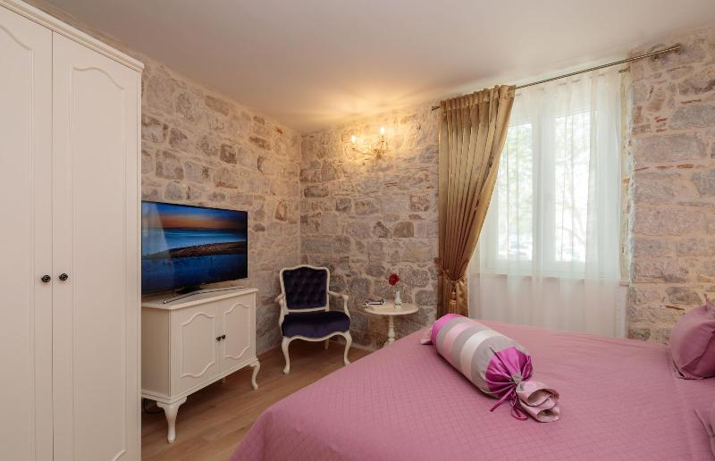 Priska Luxury Rooms image