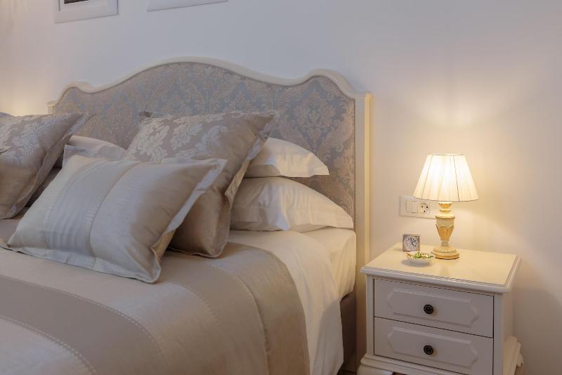Priska Luxury Rooms image