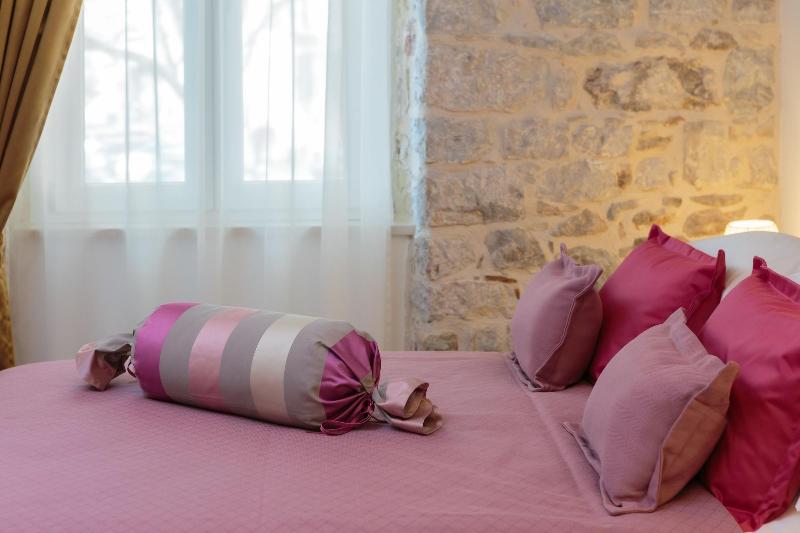 Priska Luxury Rooms image
