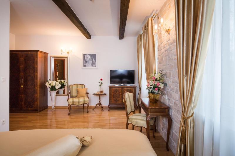 Priska Luxury Rooms image