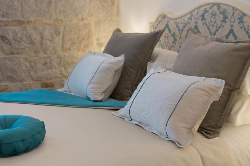 Priska Luxury Rooms image